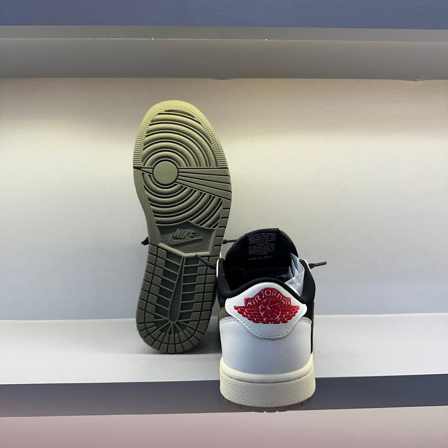 Jordan 1 Retro Low OG SP Travis Scott Olive (Pronta Entrega)