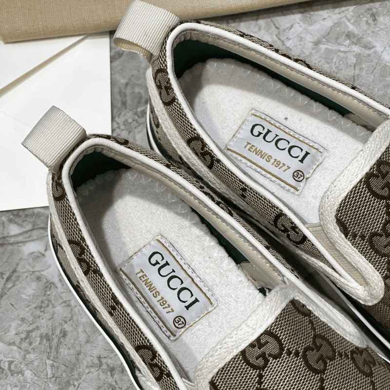 Gucci Slip On GG Supreme Monogram