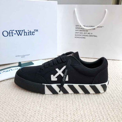 Tênis Off-White Vulcanized Low Canvas Black