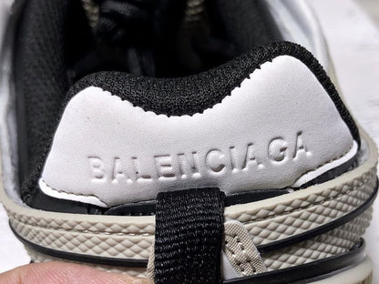 Pronta Entrega - Balenciaga Track 2.0  Beige Black