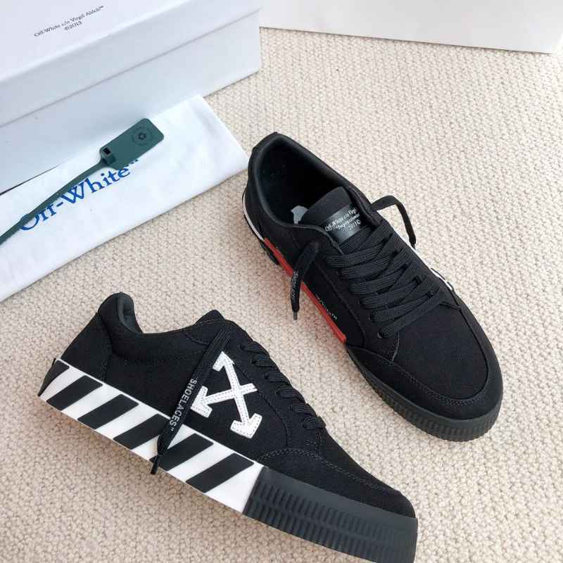 Tênis Off-White Vulcanized Low Canvas Black
